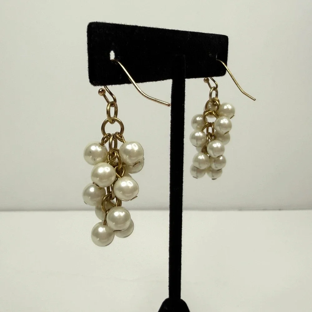 Faux Pearl Cluster Dangle Earrings Gold Tone Drop Statement Jewelry 1.5 in